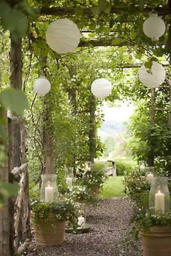 Paper Lanterns and Vines. Source: HiMissPuff