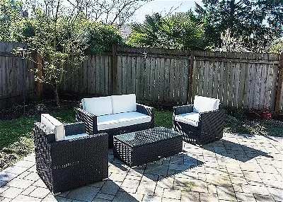 Small Yard with Conversation Set by Outsunny
