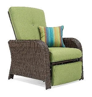 La-Z-Boy Outdoor Sawyer Resin Wicker Outdoor Recliner