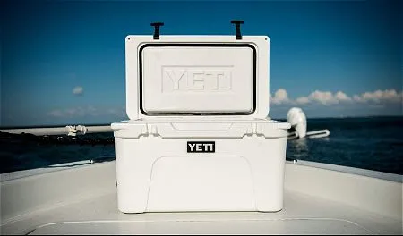 Yeti Tundra 45 Cooler in White