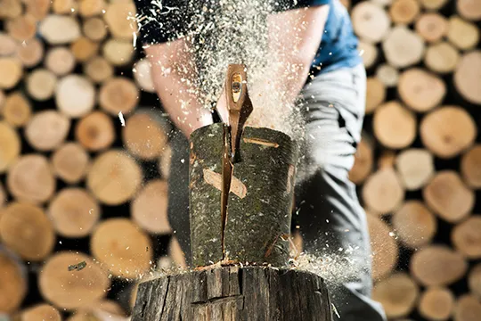 Fiskars X27 Review, A Powerful Wood Splitting Tool.